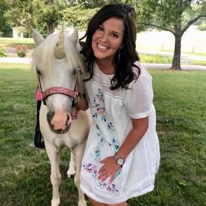 Meet your Posher, Lindsey